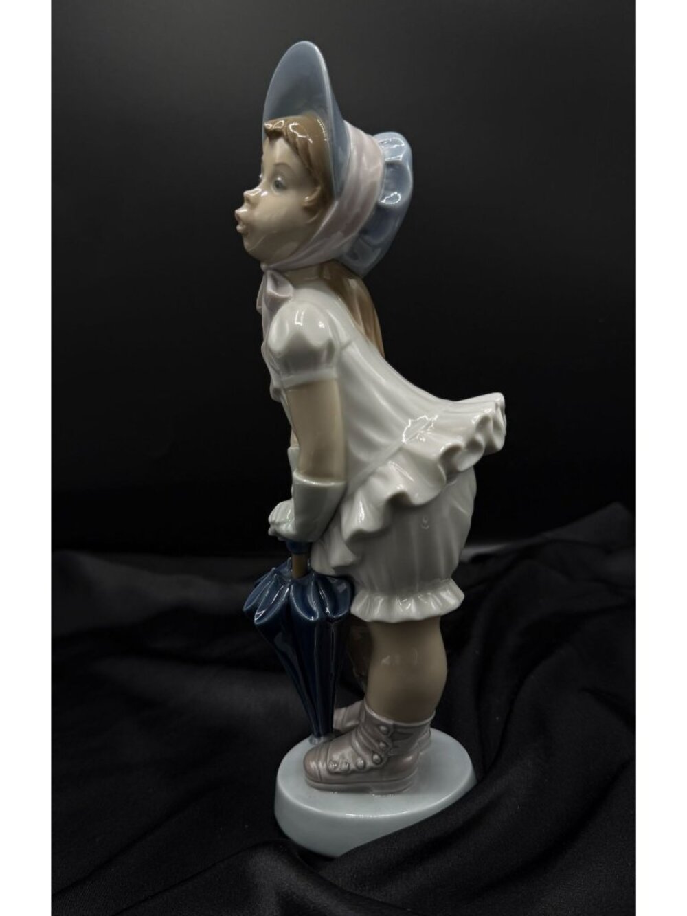 Vintage 1978-1980 Lladro "Mimi" Girl Figurine With Umbrella